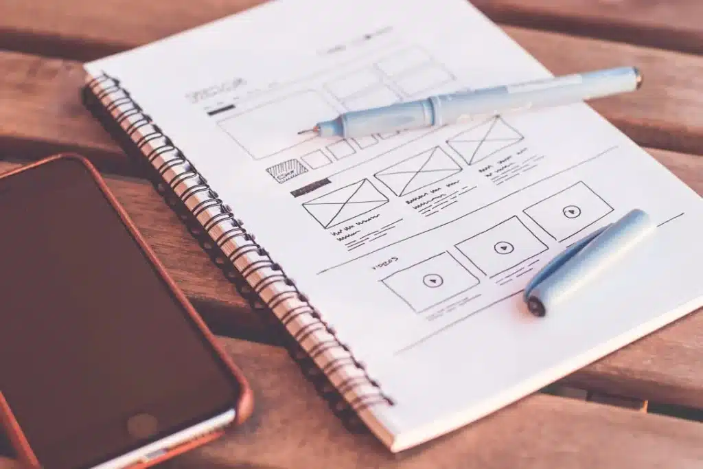 cuaderno con diseño web